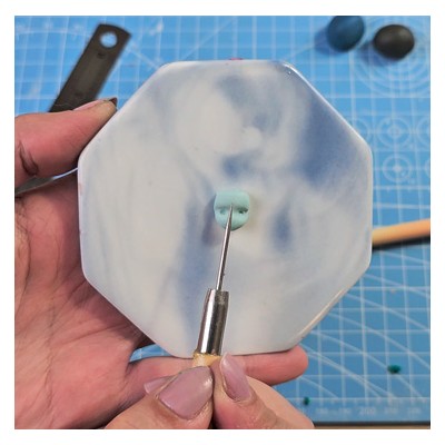 copy of CreoBox Glitter & Candy: Eine kreative Reise mit Aqua Resin